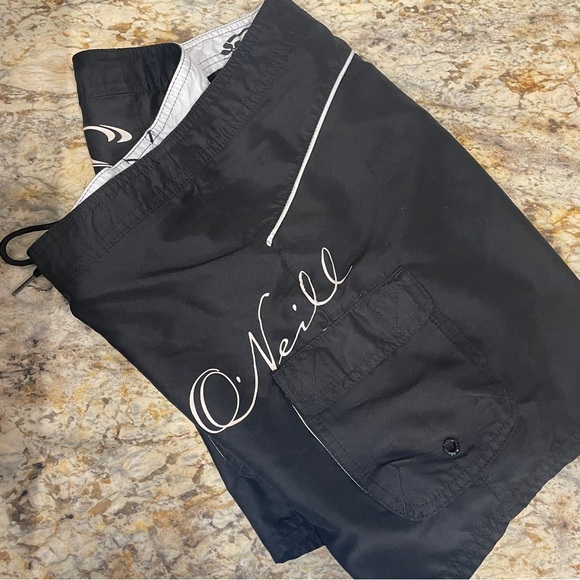 O’NEILL WOMEN’S BLACK BOARD SWIM SHORTS SIZE 7 - Picture 3 of 9